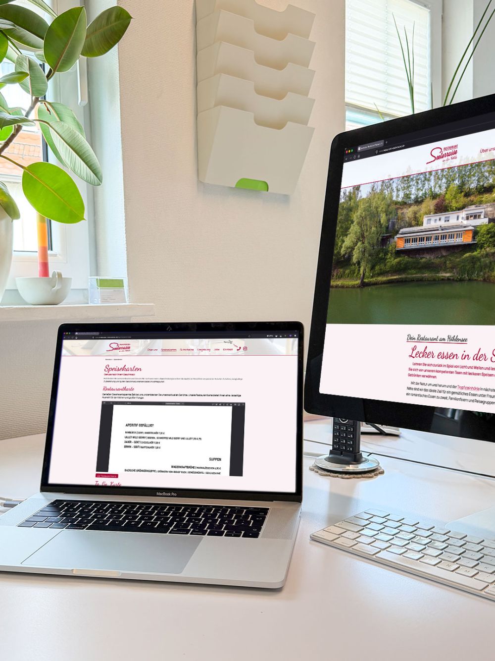 Webseite Seeterrasse aus Laptop und iMac geöffnet