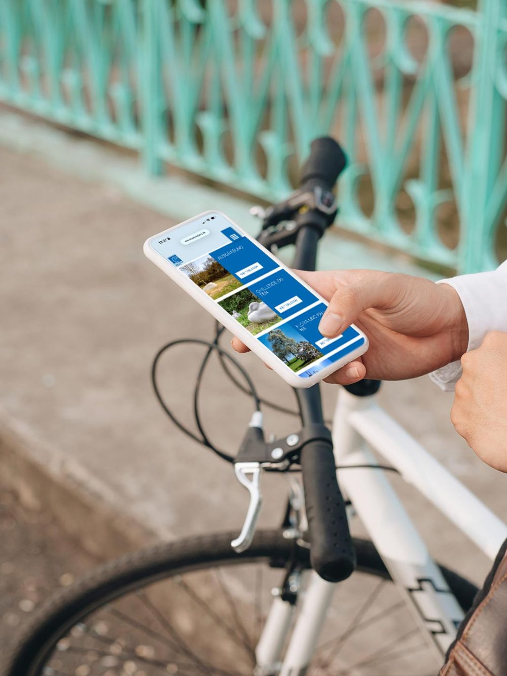Skulpturenradwegseite am Handy geöffnet