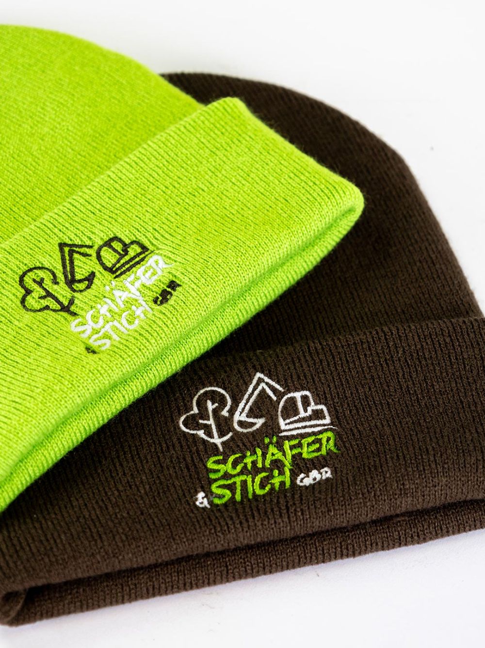 Mütze grün und braun mit Logo