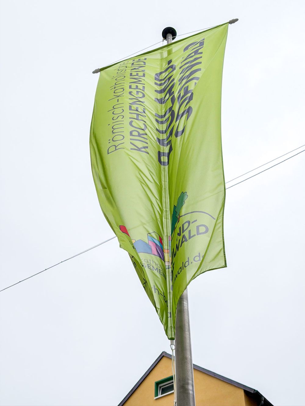 Fahne römisch-katholische Kirchengemeinde Bauland-Odenwald