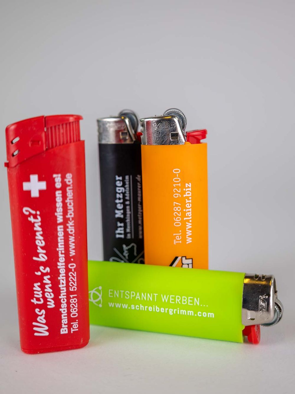 Verschiedene Feuerzeuge