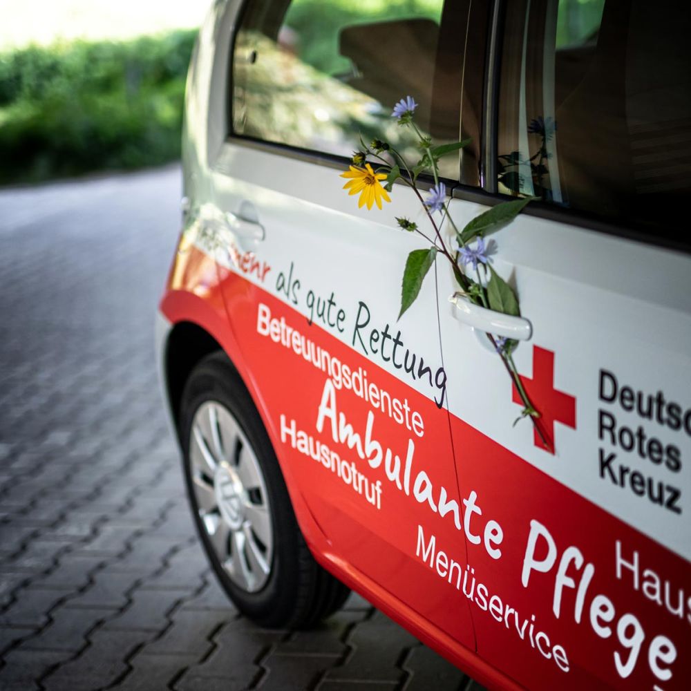 Fahrzeugbeschriftung fürs DRK